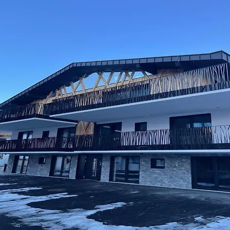 Vakantiehuis In Zillertal Near Slopes & Whirlpool