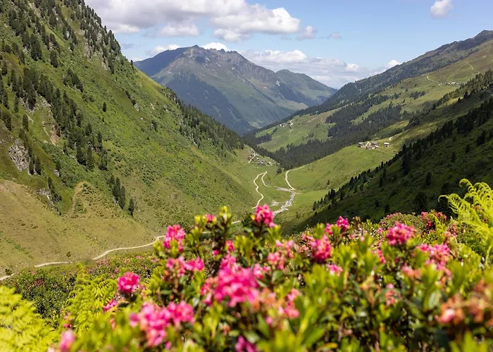 In Zillertal Near Slopes & Whirlpool Casa de Férias