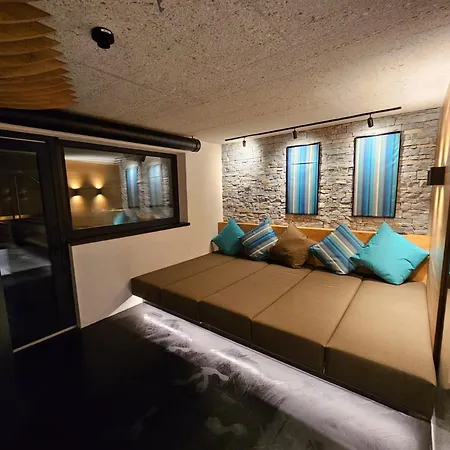 In Zillertal Near Slopes & Whirlpool Дом отдыха